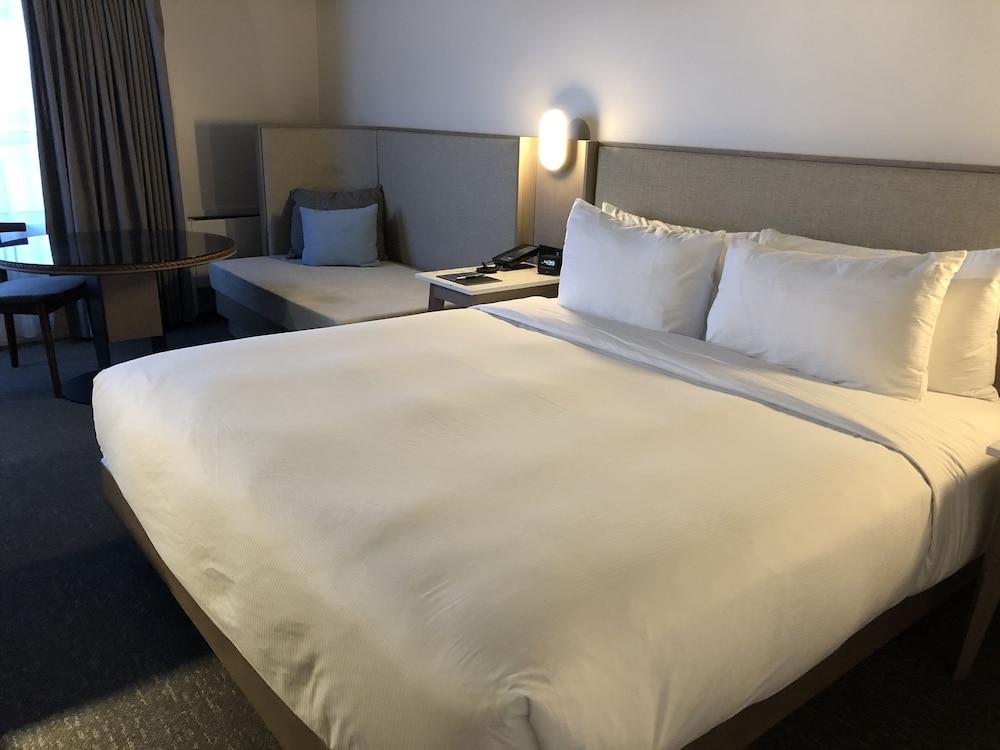 Doubletree By Hilton St. John'S Harbourview Hotel Bagian luar foto