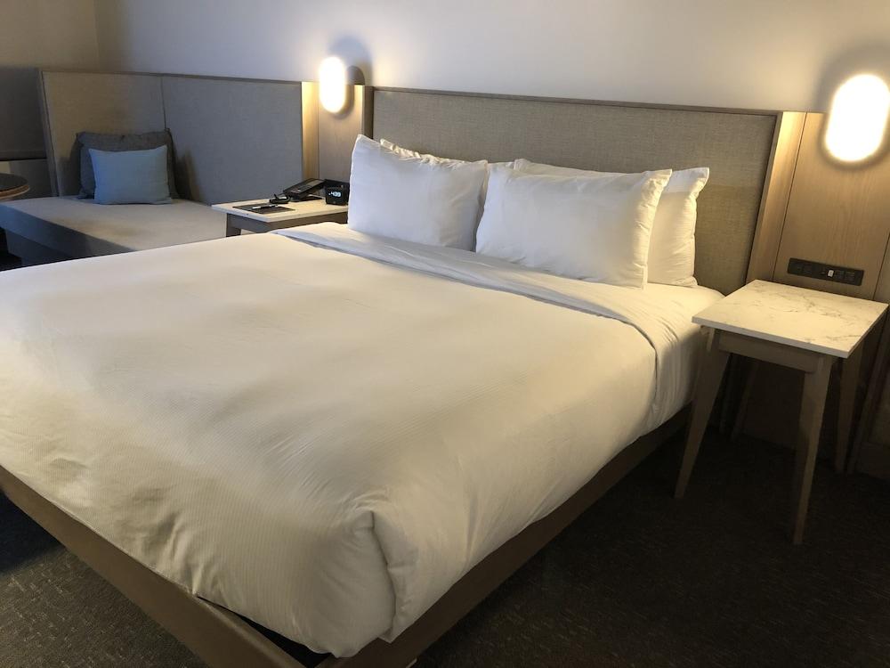 Doubletree By Hilton St. John'S Harbourview Hotel Bagian luar foto